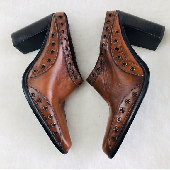 Colin Stuart Brown Pointed Toe Heeled Mule Slip On Shoes with Grommet detailing - Picture 3 of 12